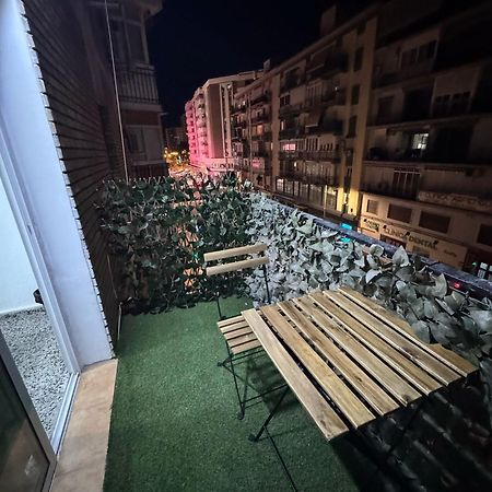 Apartamento De Habitaciones Privadas En El Centro De Málaga Exterior foto